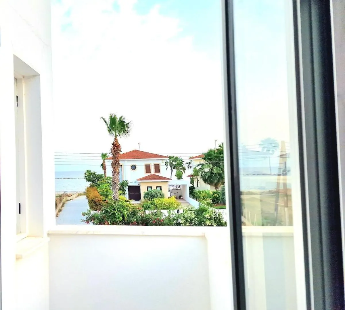 Luxury Villa Azure Larnaca 0*,